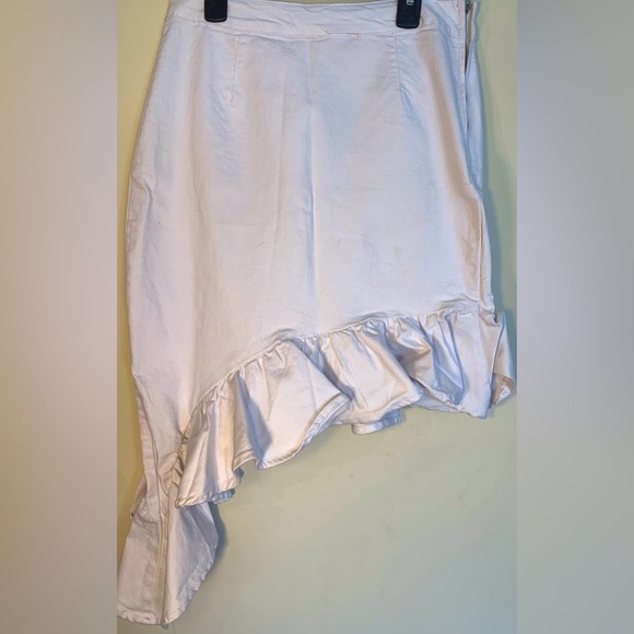 White High Low Ruffle Skirt - Picture 3 of 7